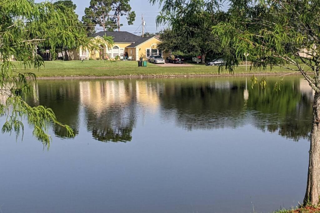 Port Saint Lucie A Little Piece Of Heaven- Peaceful Lake View Apartment- 1 Min From I95 And Turnpike Port St. Lucie ภายนอก รูปภาพ